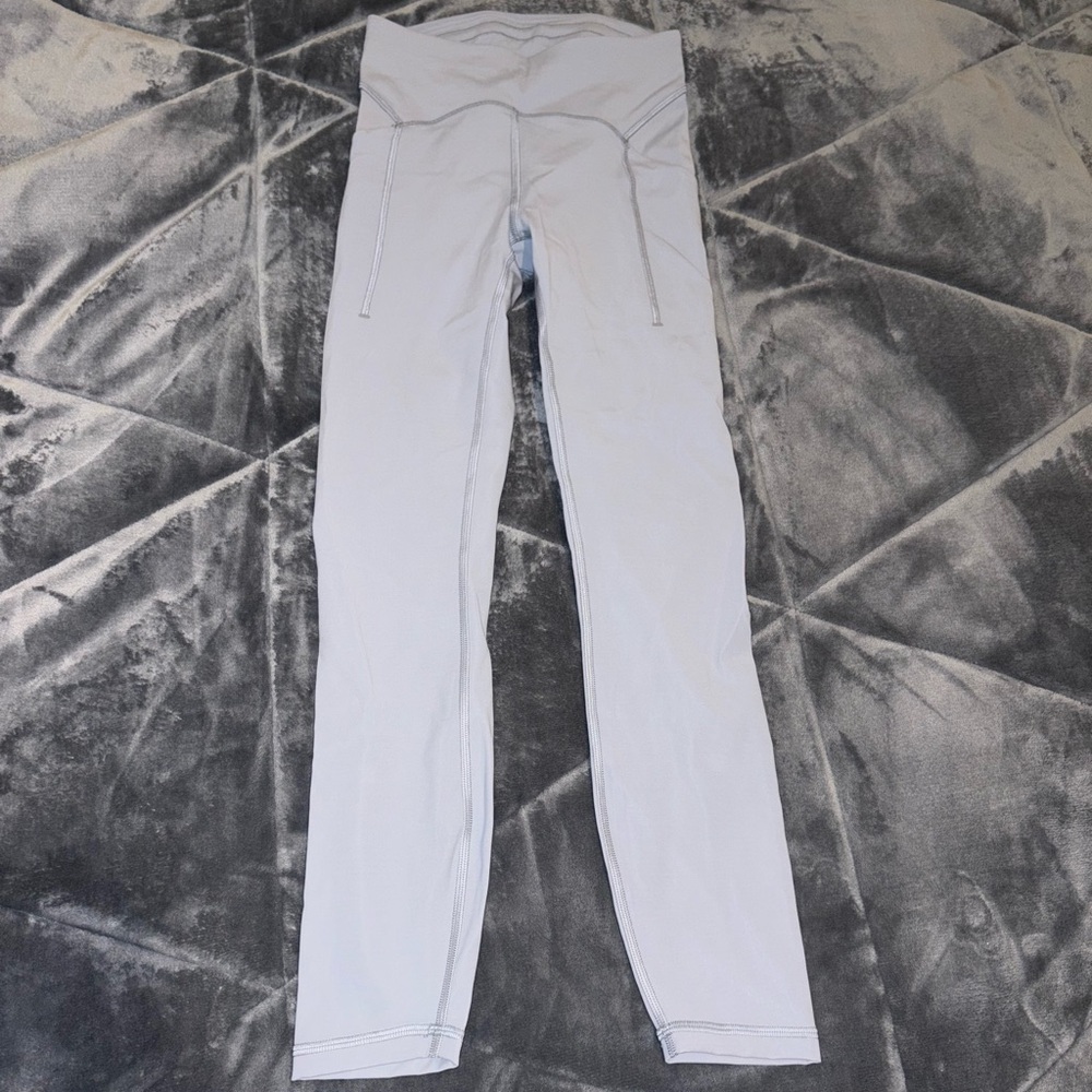 Lululemon leggings never worn. With pockets!